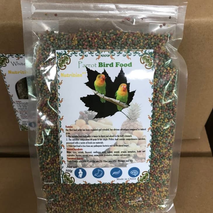 Extruded Feed for Parrot Bird